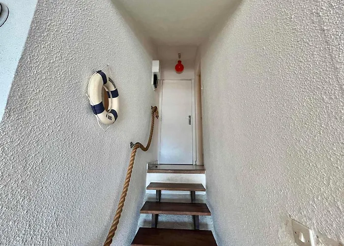 Appartement Avec Climatisation Et Parking Prive, Proche Plages - Fr-1-716-62 *